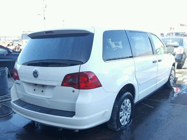 2V4RW4D11AR227341 - 2010 VOLKSWAGEN ROUTAN S WHITE photo 4