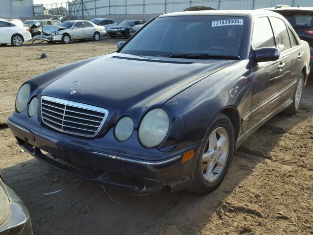 WDBJF70J71B297793 - 2001 MERCEDES-BENZ E 430 BLUE photo 2