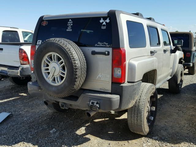 5GTDN136568129914 - 2006 HUMMER H3 SILVER photo 4