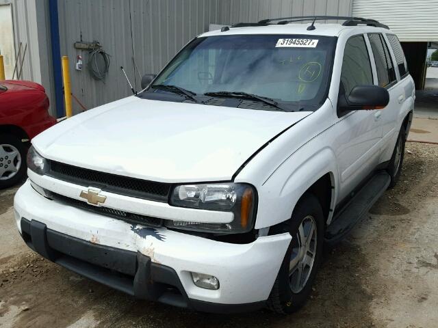 1GNDT13S352155950 - 2005 CHEVROLET TRAILBLAZE WHITE photo 2