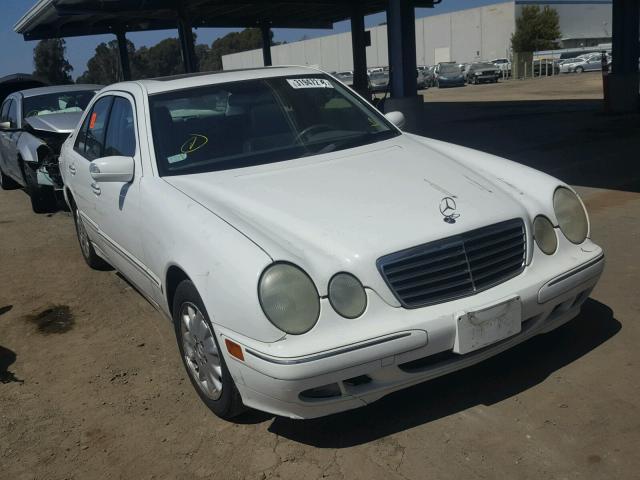 WDBJF65G8YA961123 - 2000 MERCEDES-BENZ E320 WHITE photo 1