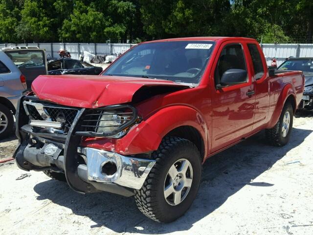1N6AD06W06C437845 - 2006 NISSAN FRONTIER K RED photo 2