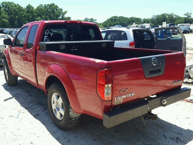 1N6AD06W06C437845 - 2006 NISSAN FRONTIER K RED photo 3