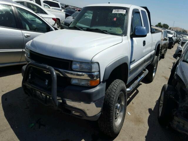 1GCHK29U12E246723 - 2002 CHEVROLET SILVERADO WHITE photo 2