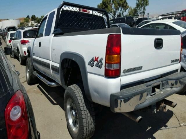 1GCHK29U12E246723 - 2002 CHEVROLET SILVERADO WHITE photo 3