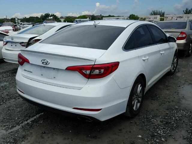 5NPE24AFXFH118921 - 2015 HYUNDAI SONATA SE WHITE photo 4