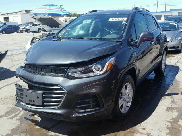 KL7CJLSB0HB126088 - 2017 CHEVROLET TRAX 1LT GRAY photo 2