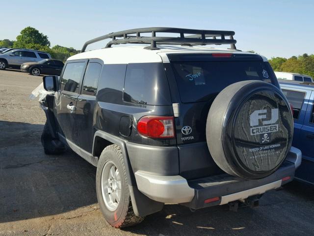 JTEBU11F670032172 - 2007 TOYOTA FJ CRUISER BLACK photo 3