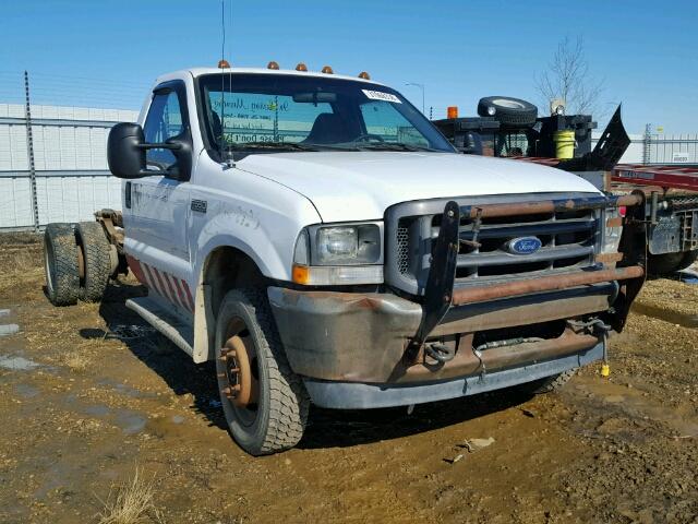 1FDAF57F82EB48795 - 2002 FORD F550 SUPER WHITE photo 1