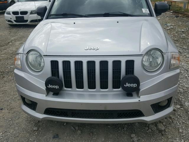1J4FF47B99D200737 - 2009 JEEP COMPASS SP SILVER photo 7