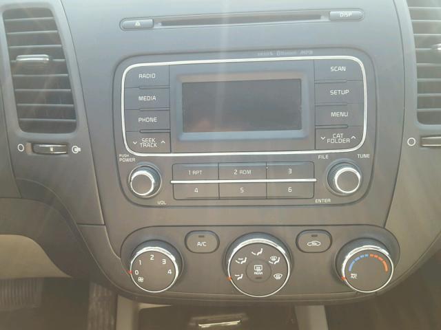 KNAFK4A63G5516460 - 2016 KIA FORTE LX SILVER photo 9