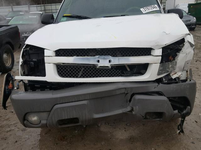 3GNEK13T82G261829 - 2002 CHEVROLET AVALANCHE WHITE photo 9