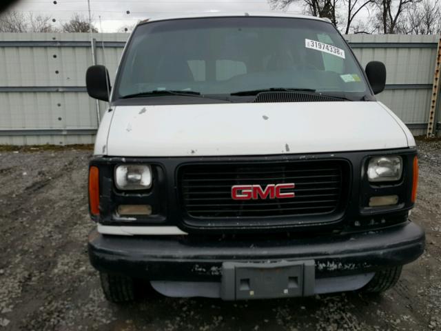 1GJHG39R3W1021454 - 1998 GMC SAVANA G35 WHITE photo 9