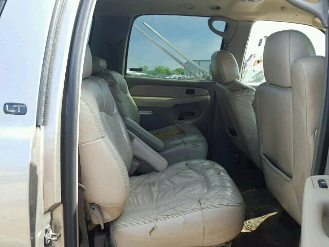 3GNFK16TX1G142307 - 2001 CHEVROLET SUBURBAN K SILVER photo 6