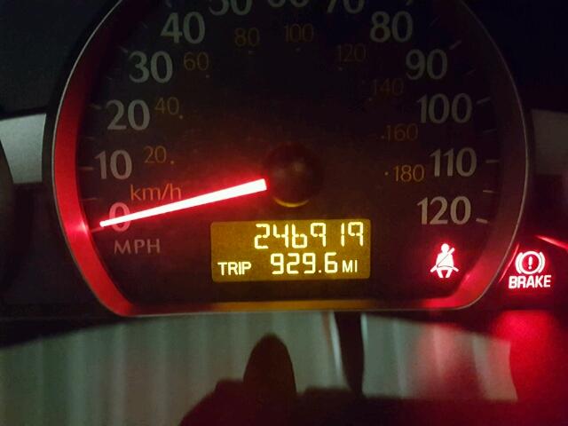 1G8AZ52F54Z221579 - 2004 SATURN ION LEVEL SILVER photo 8