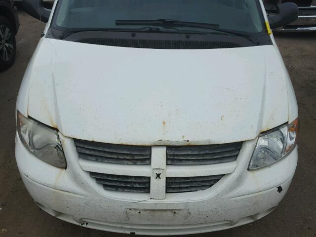 2D4GP44L27R133089 - 2007 DODGE GRAND CARA WHITE photo 9