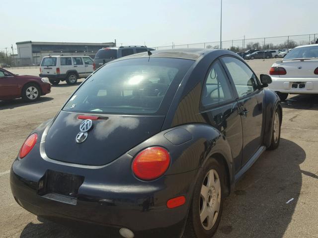 3VWBB61C8WM015394 - 1998 VOLKSWAGEN NEW BEETLE 黑色 照片 4