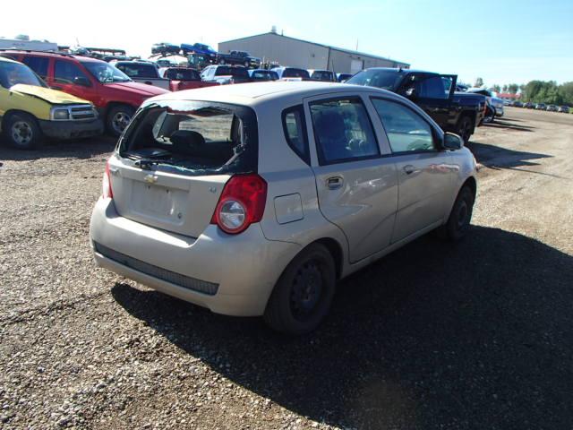 3G1TC6DEXAL146481 - 2010 CHEVROLET AVEO LT BROWN photo 4