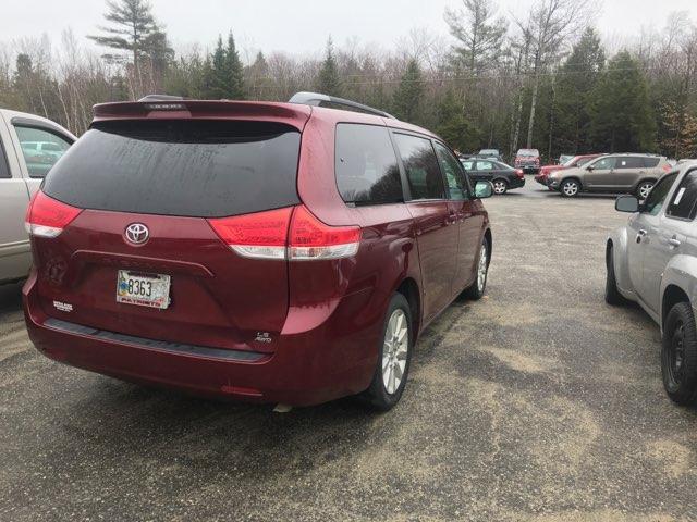 5TDJK3DC0BS022312 - 2011 TOYOTA SIENNA LE BURGUNDY photo 4