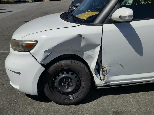 JTLKE50E181038673 - 2008 TOYOTA SCION XB WHITE photo 9