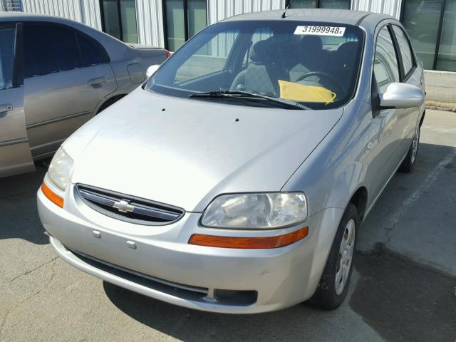 KL1TD52695B413425 - 2005 CHEVROLET AVEO BASE Gümüş fotoğraf 2