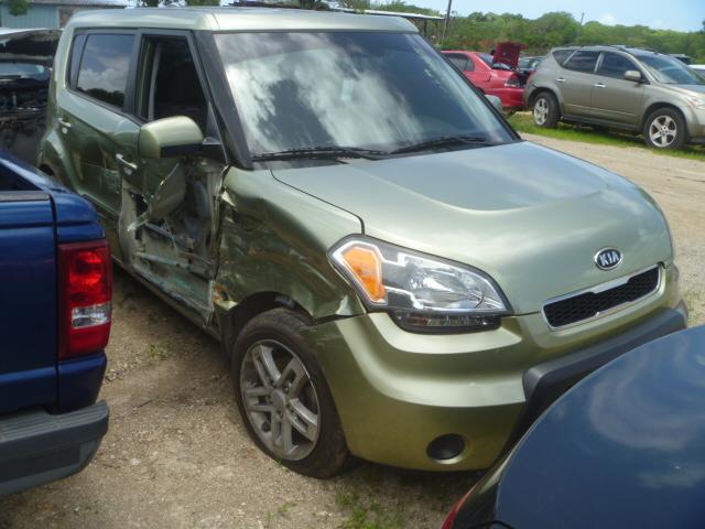 KNDJT2A26B7328377 - 2011 KIA SOUL ! GREEN photo 1