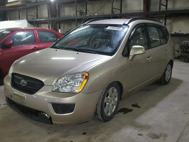 KNAFG526687153132 - 2008 KIA RONDO LX TAN photo 2