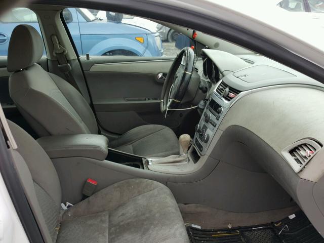 1G1ZB5E10BF391501 - 2011 CHEVROLET MALIBU LS თეთრი ფოტო 5