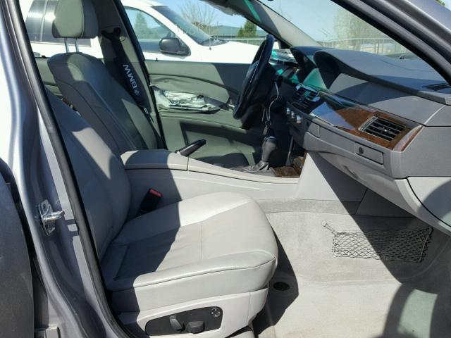 WBANN73596CN02016 - 2006 BMW 530 XIT SILVER photo 5
