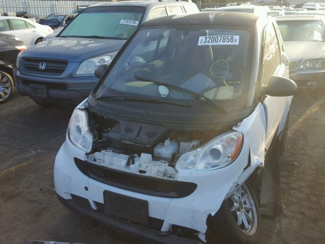 WMEEJ31X49K220471 - 2009 SMART FORTWO PUR WHITE photo 2