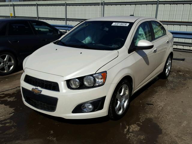 1G1JE5SB8F4124139 - 2015 CHEVROLET SONIC LTZ WHITE photo 2