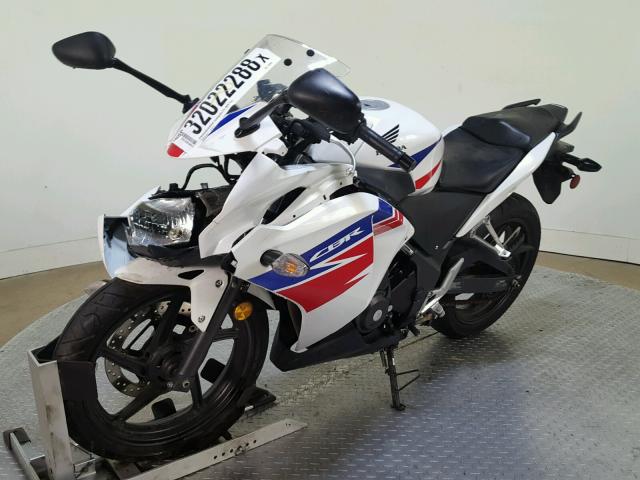 MLHMC4107D5303068 - 2013 HONDA CBR250 R WHITE photo 4