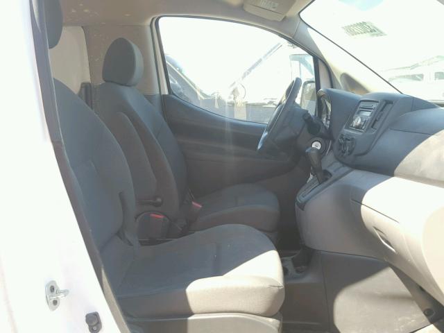 3N63M0YN3HK702302 - 2017 CHEVROLET CITY EXPRE WHITE photo 5