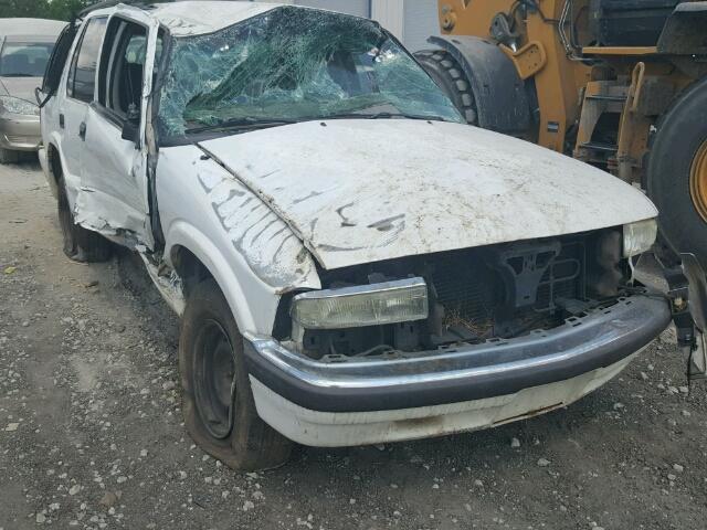 1GNCS13W51K226545 - 2001 CHEVROLET BLAZER WHITE photo 1