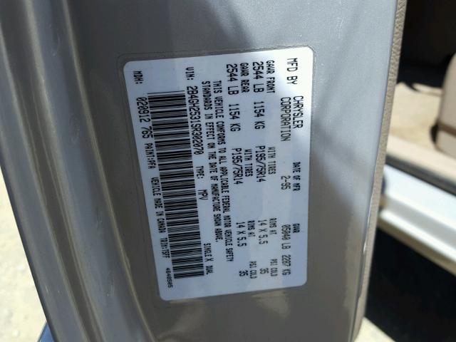 2B4GH2531SR302070 - 1995 DODGE CARAVAN GRAY photo 10