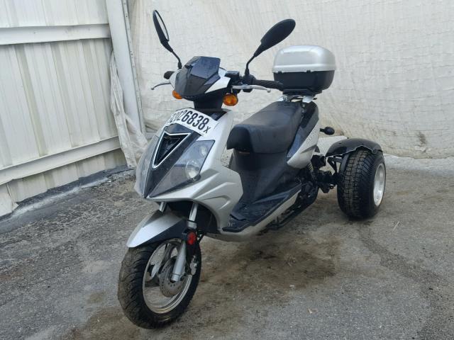 L37LMGFV9GZ010049 - 2016 OTHE SCOOTER BLACK photo 2