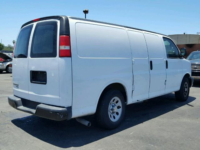 1GCSGAFX1D1188624 - 2013 CHEVROLET EXPRESS G1 WHITE photo 4