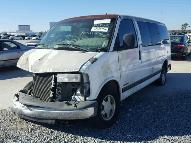 1GNFG15M611165917 - 2001 CHEVROLET EXPRESS G1 WHITE photo 2