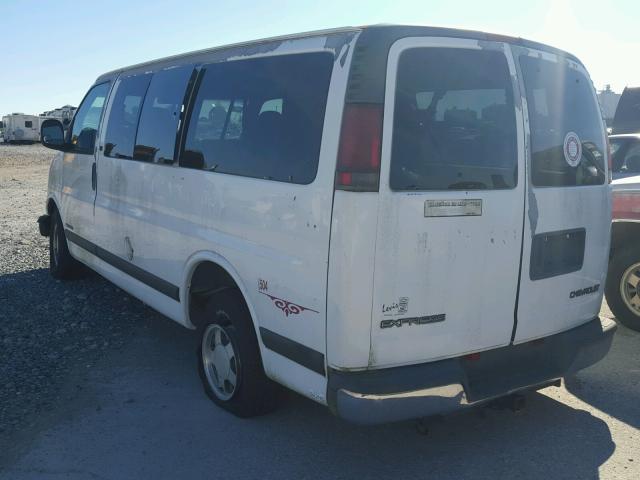 1GNFG15M611165917 - 2001 CHEVROLET EXPRESS G1 WHITE photo 3