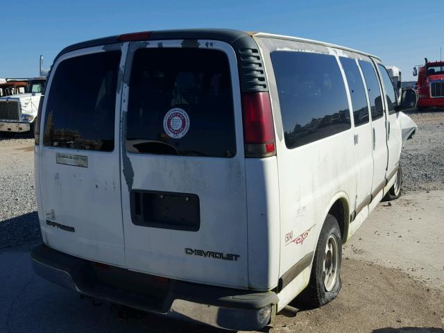 1GNFG15M611165917 - 2001 CHEVROLET EXPRESS G1 WHITE photo 4