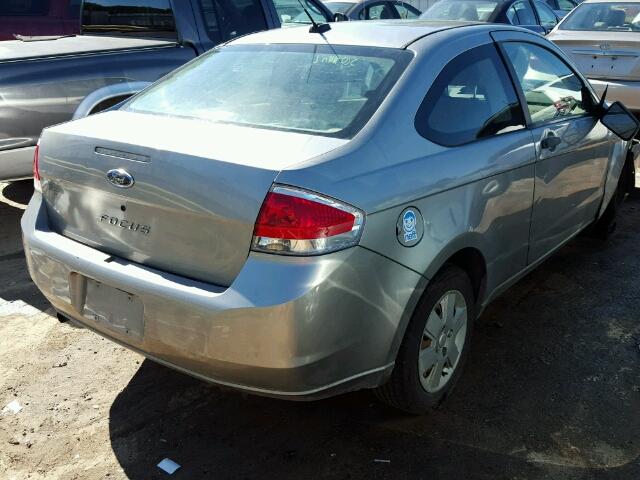 1FAHP32N28W295514 - 2008 FORD FOCUS GRAY photo 4