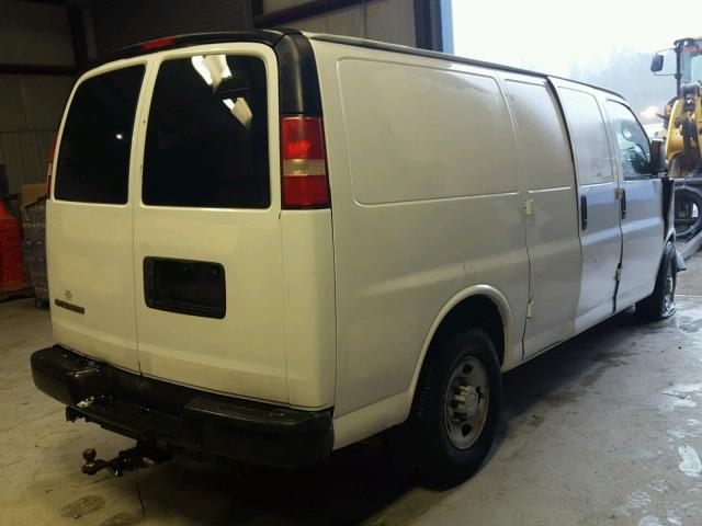 1GCGG25C991125479 - 2009 CHEVROLET EXPRESS G2 WHITE photo 4