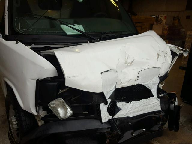 1GCGG25C991125479 - 2009 CHEVROLET EXPRESS G2 WHITE photo 9