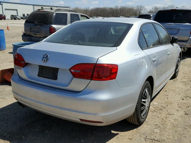 3VW2K7AJ5DM228322 - 2013 VOLKSWAGEN JETTA BASE 银色 照片 4