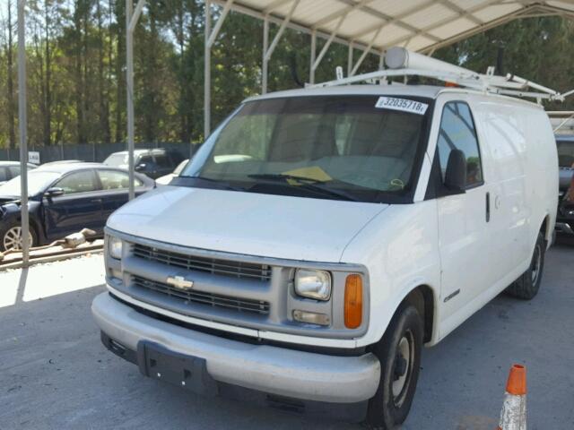 1GCFG25W911132233 - 2001 CHEVROLET EXPRESS G2 WHITE photo 2