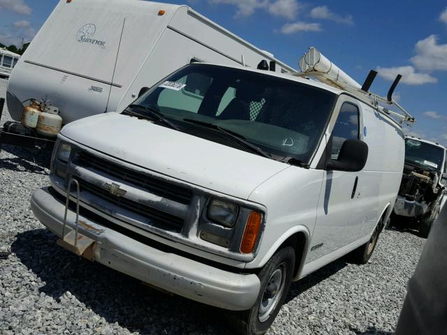 1GCFG25W9Y1107455 - 2000 CHEVROLET EXPRESS G2 WHITE photo 2