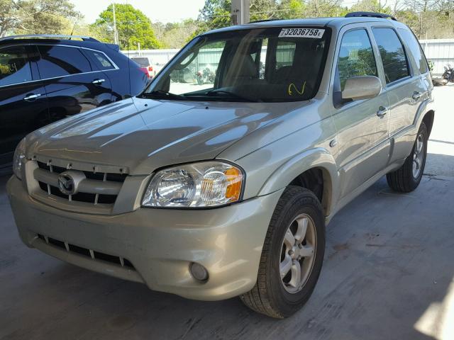 4F2YZ06185KM48412 - 2005 MAZDA TRIBUTE S GOLD photo 2