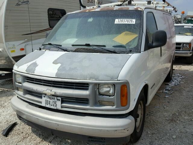 1GCFG25WX11116901 - 2001 CHEVROLET EXPRESS G2 WHITE photo 2