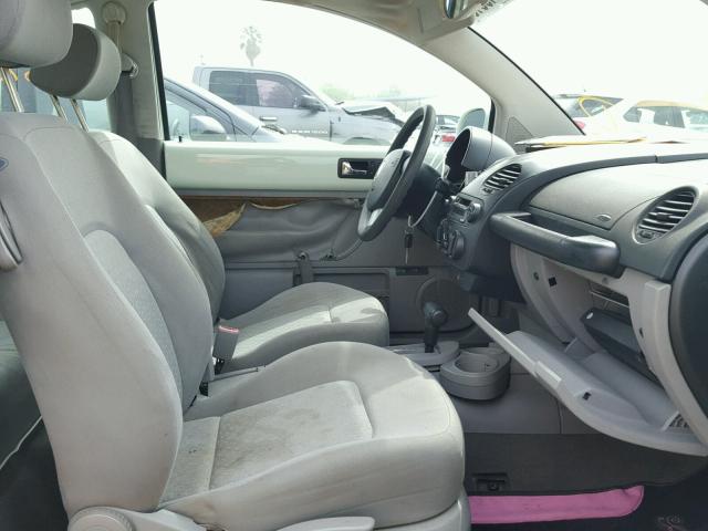 3VWCK21C82M458166 - 2002 VOLKSWAGEN NEW BEETLE 白色 照片 5