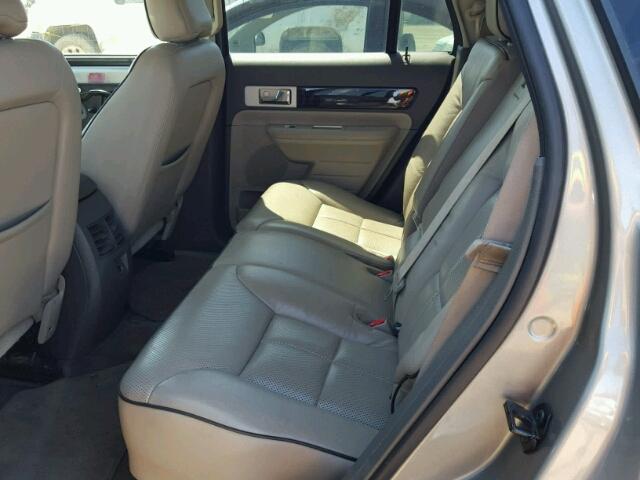 2LMDU88C88BJ37748 - 2008 LINCOLN MKX SILVER photo 6